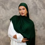 Emerald Grace Jersey Hijab – Solid Green